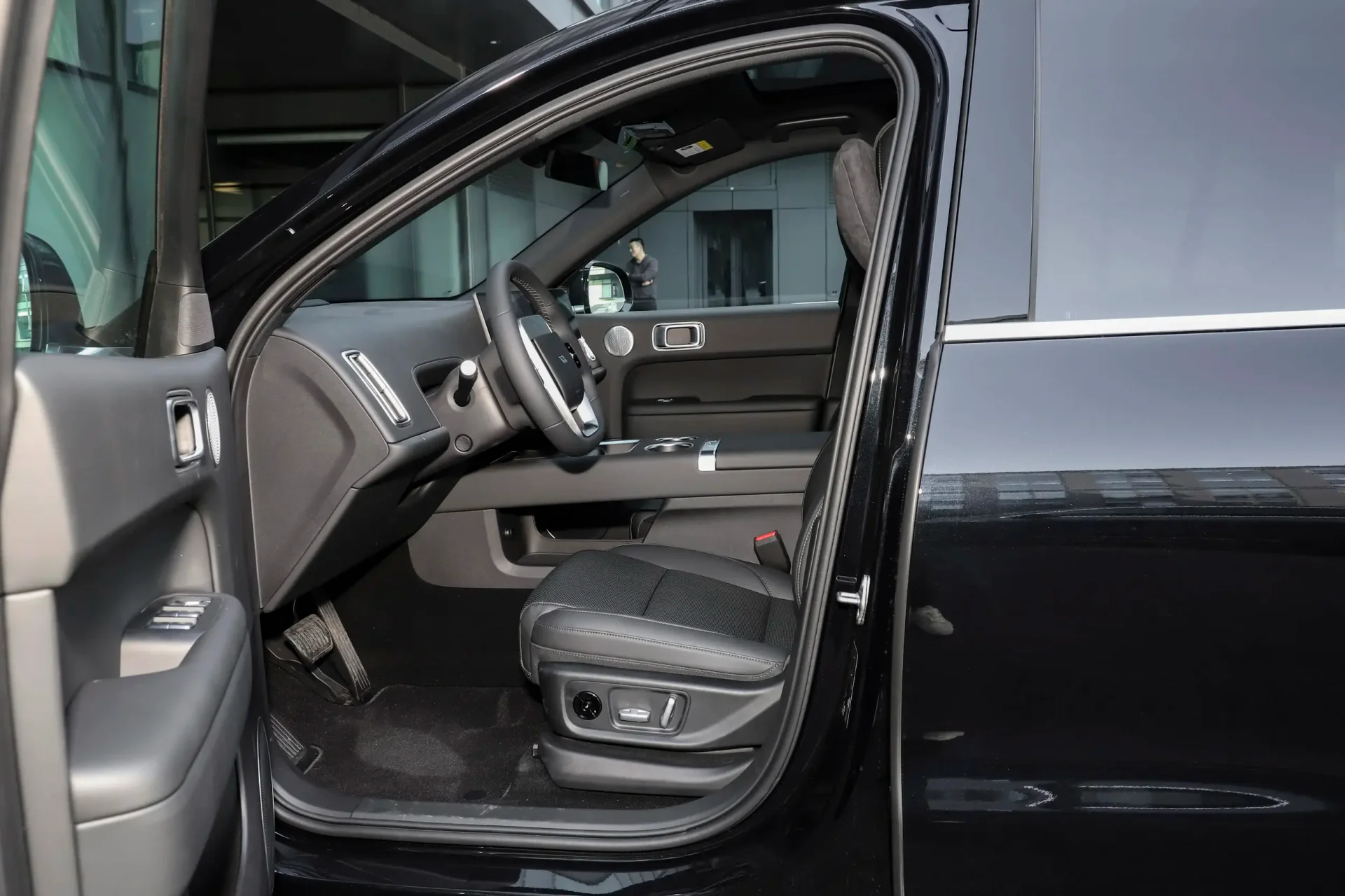 Li Auto L6 cabin