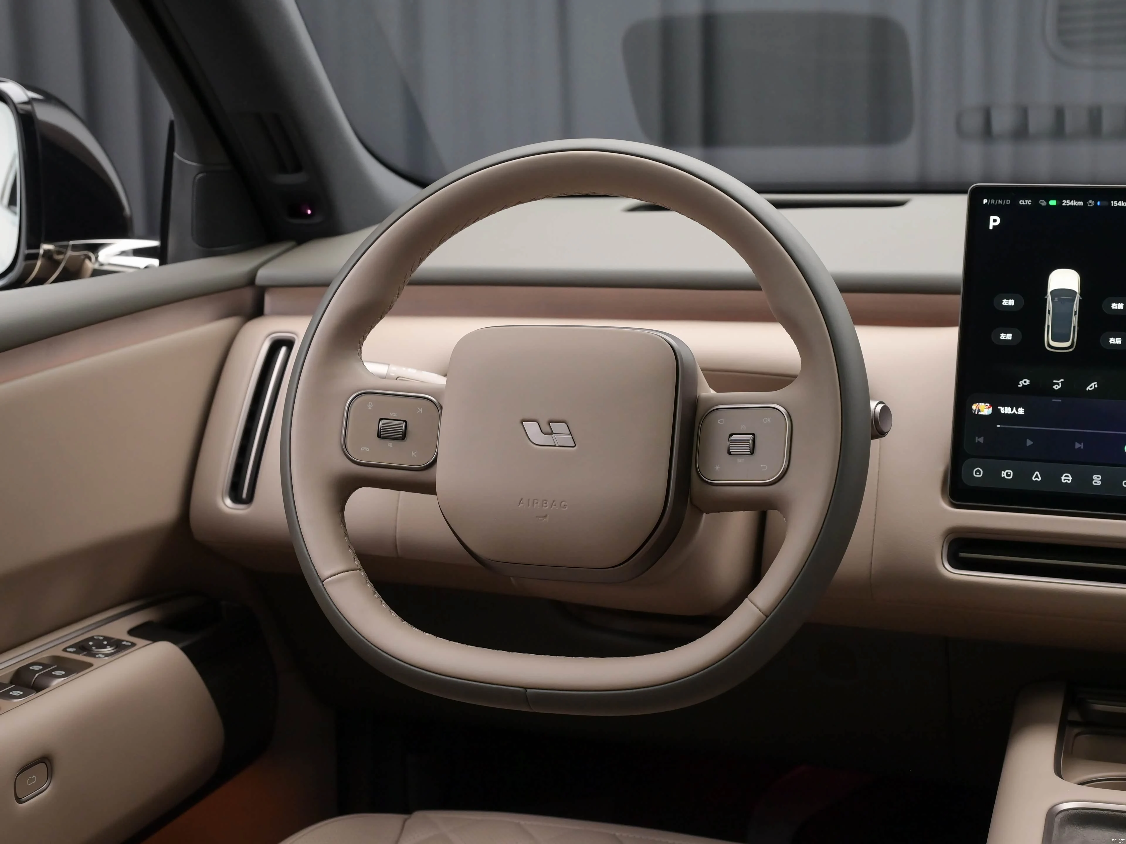 Li Auto L8 interior detail 1