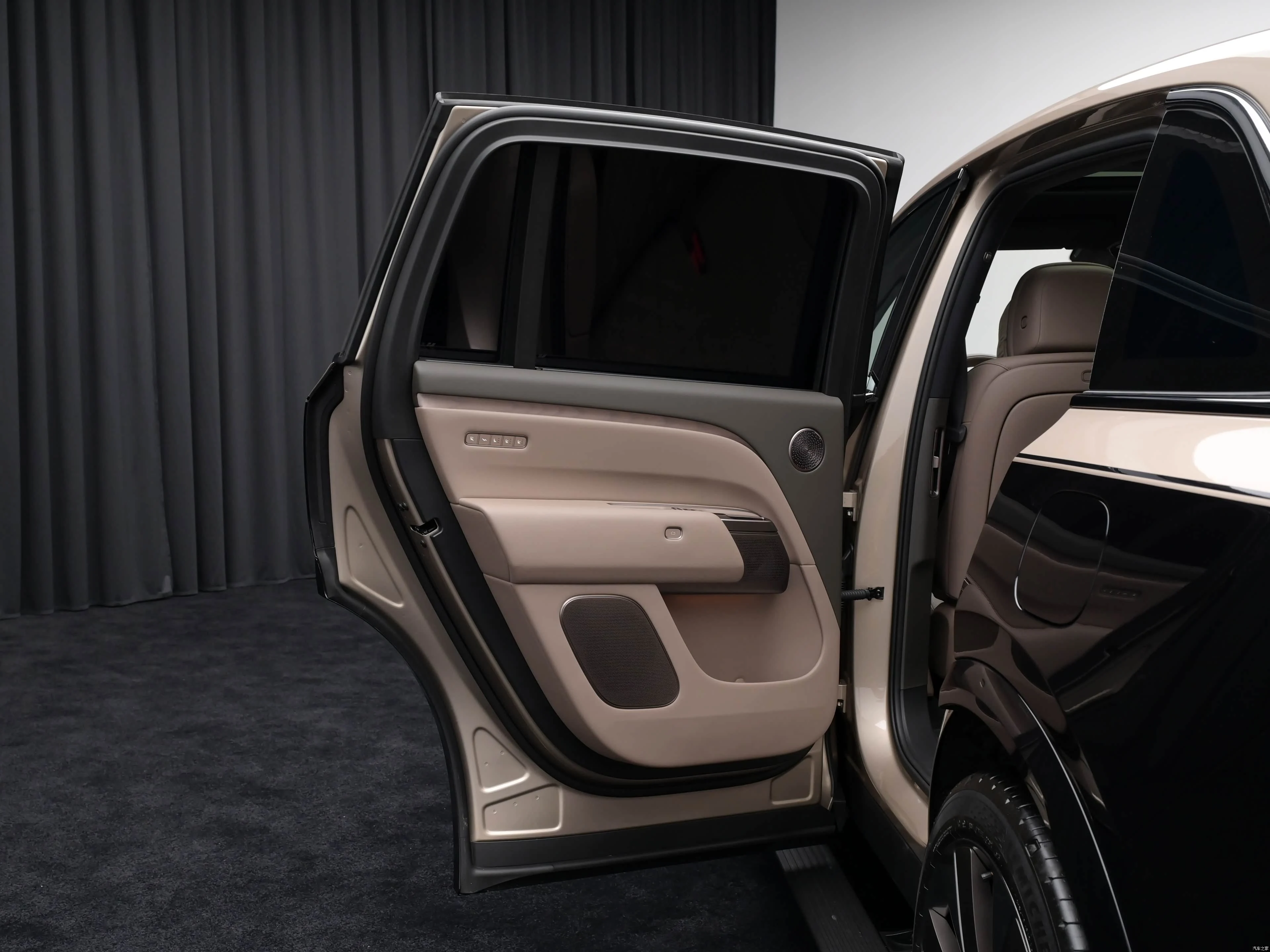 Li Auto L8 interior detail 2