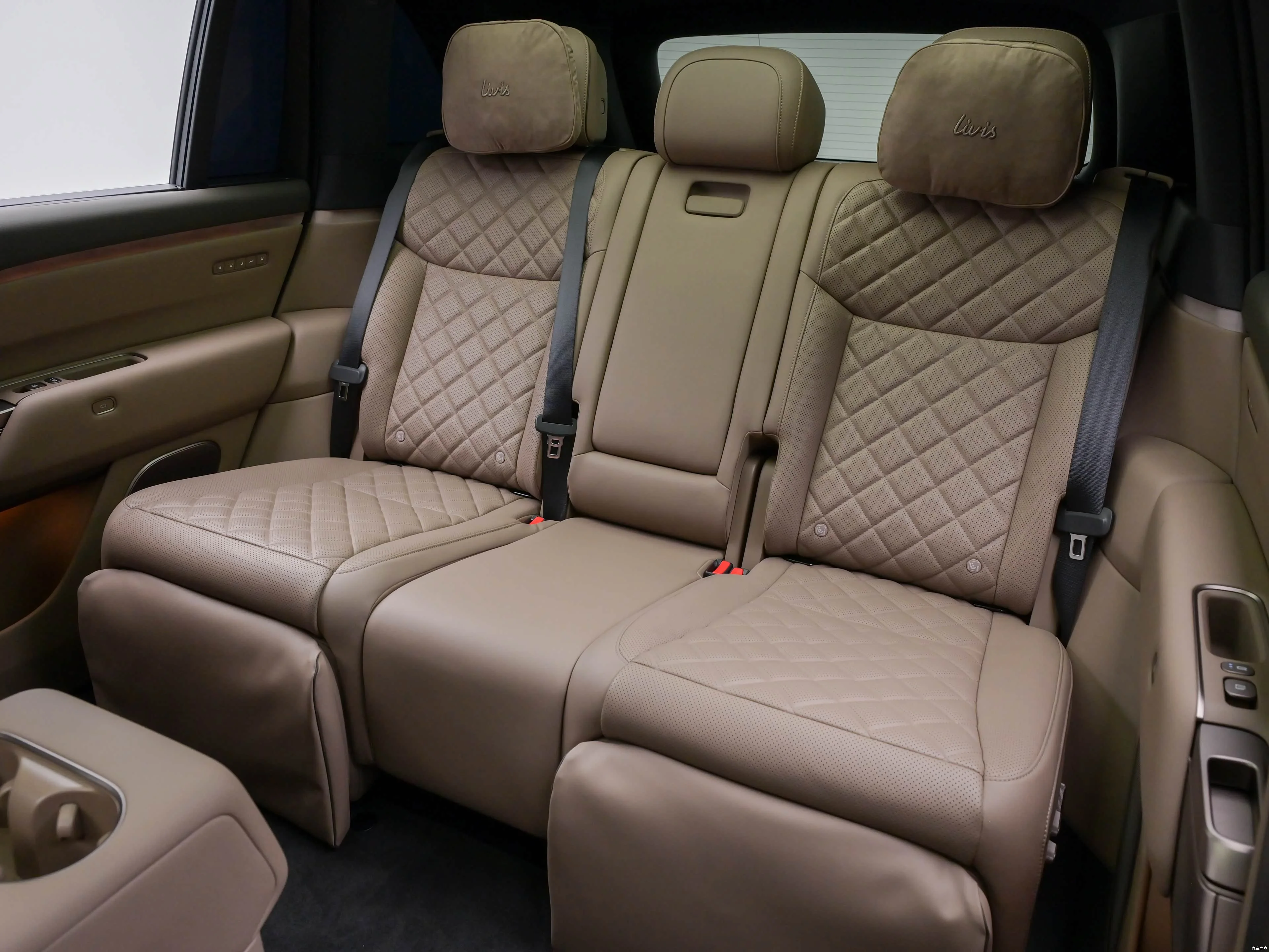 Li Auto L8 interior detail 4