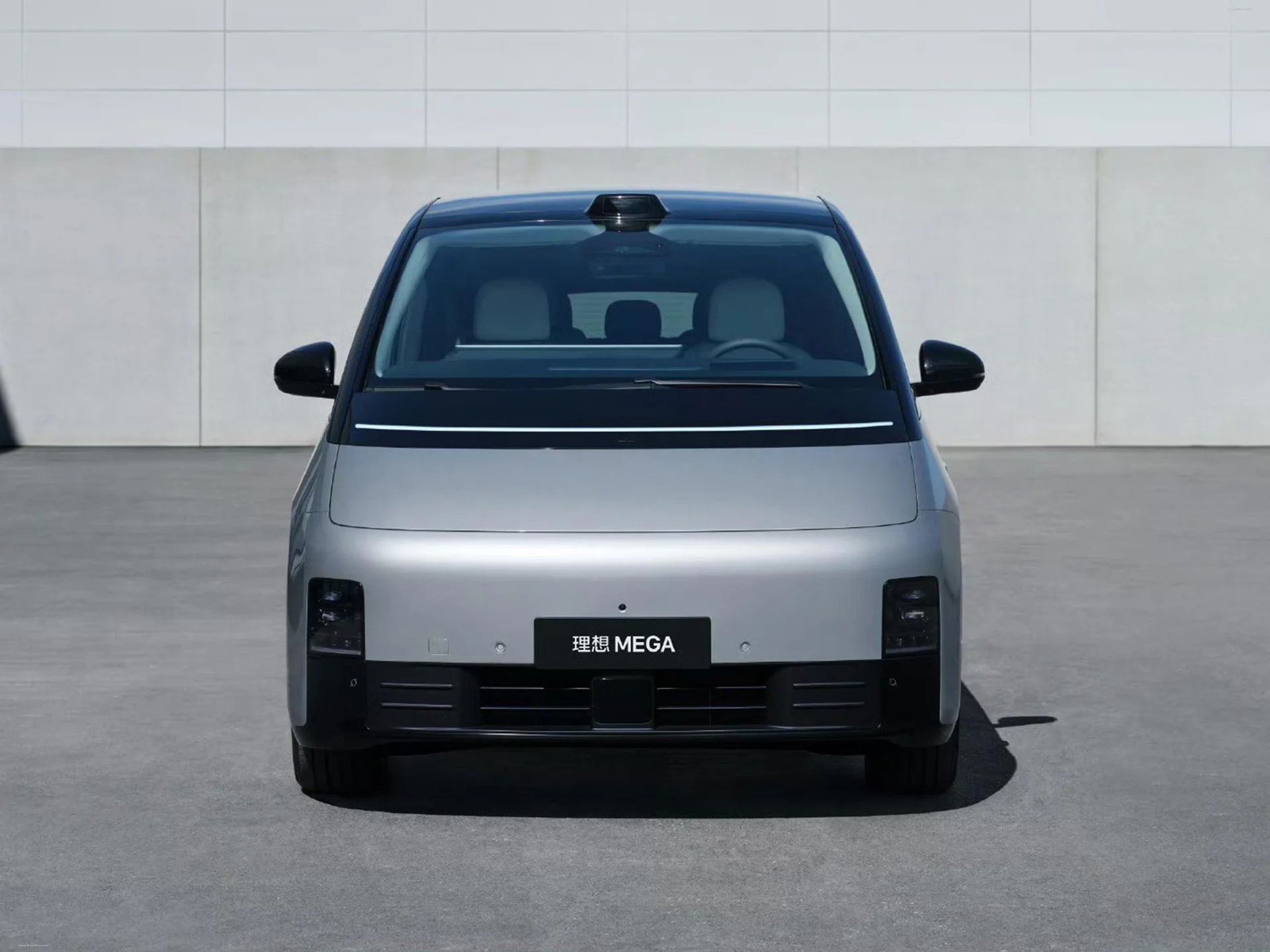 Li Auto MEGA exterior