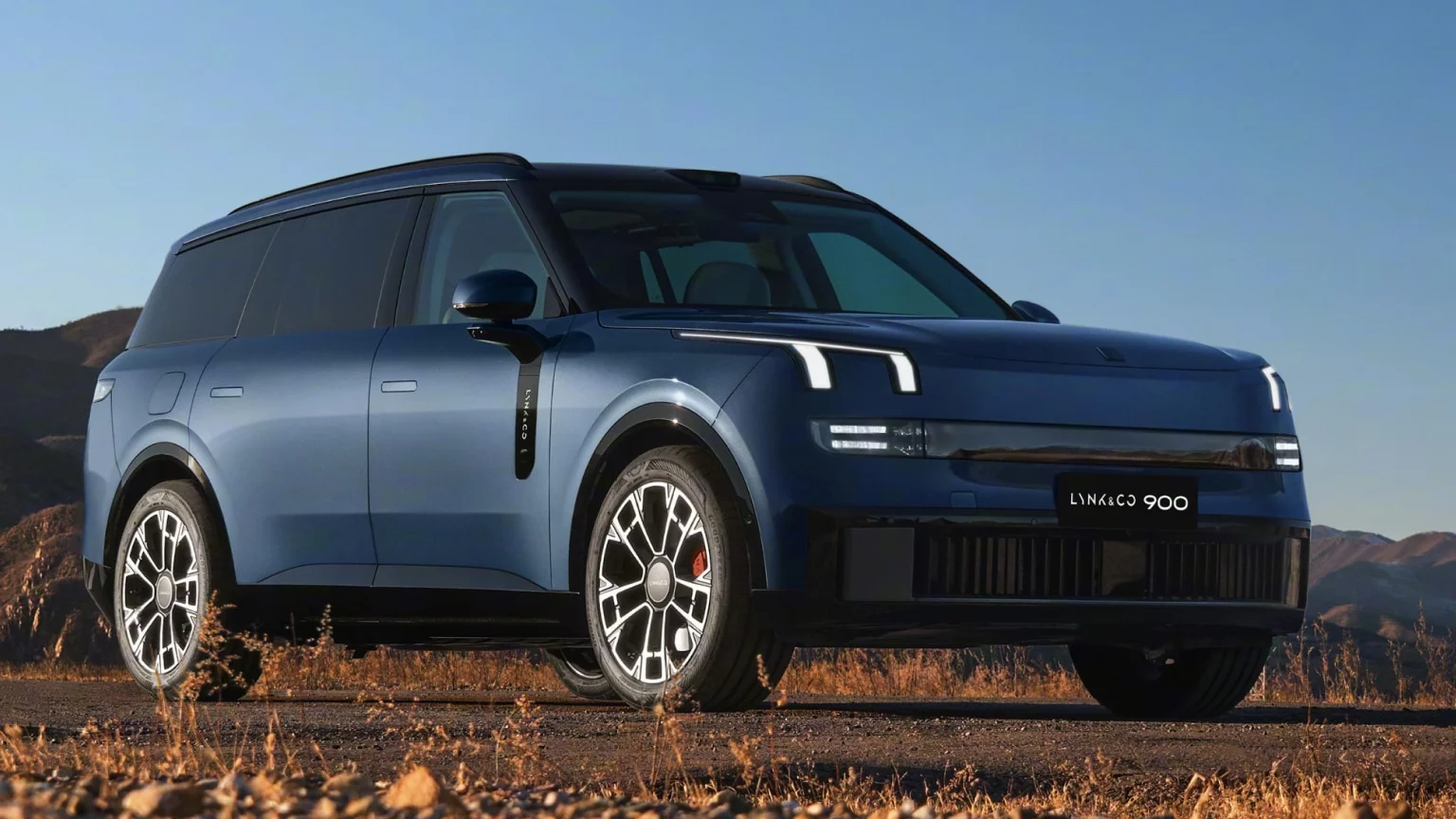 Lynk & Co 900