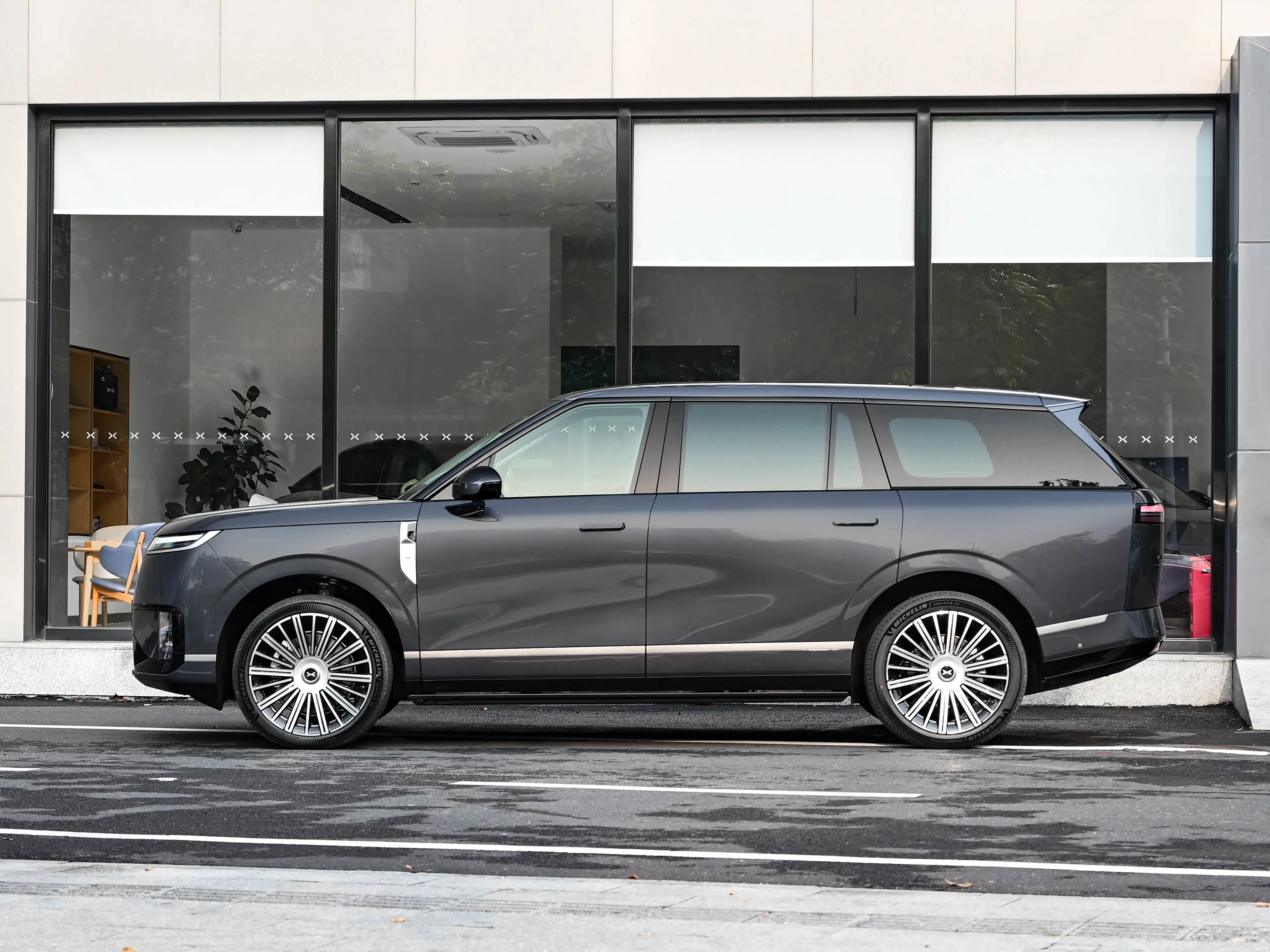 XPeng GX exterior