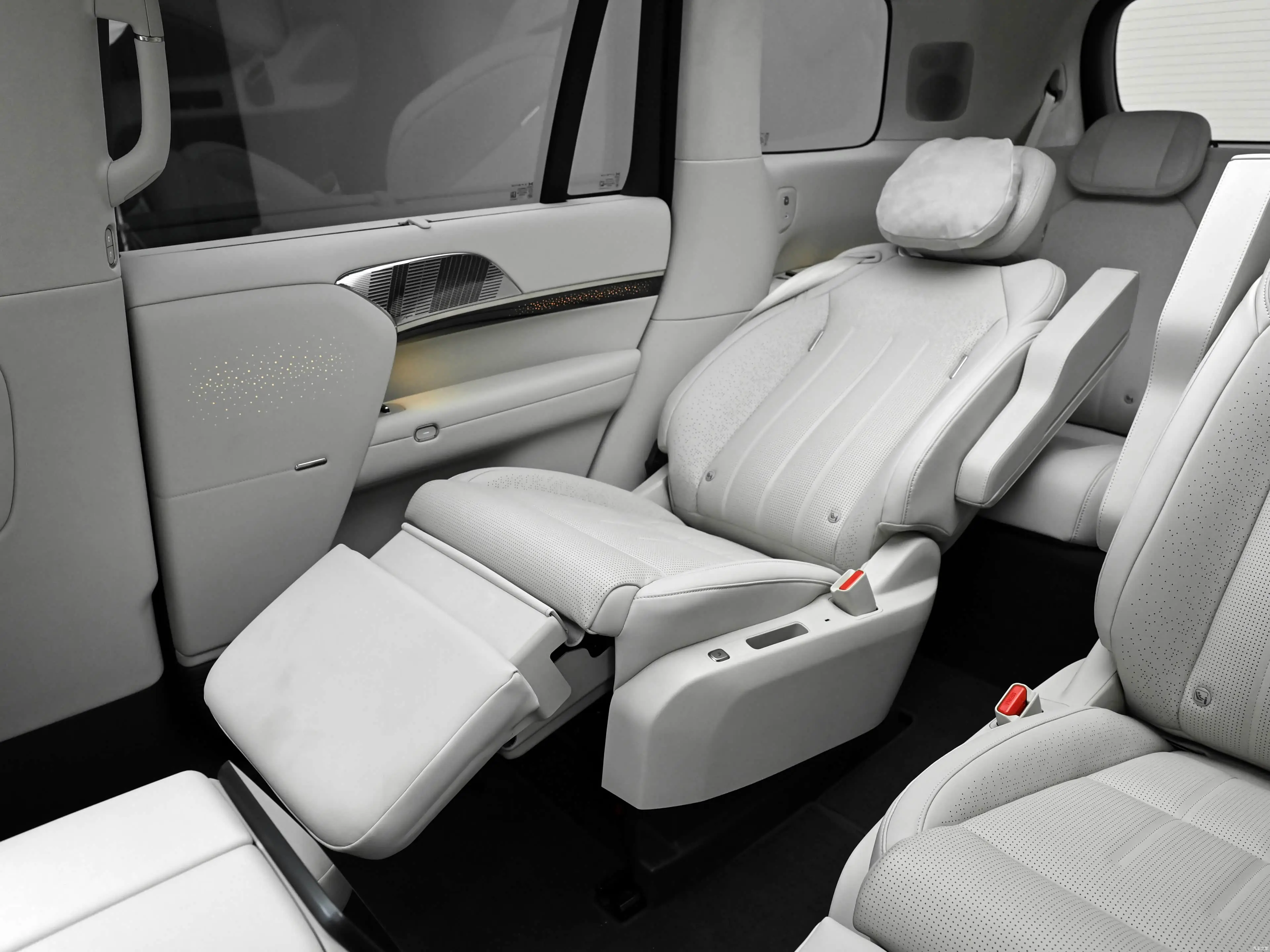 XPeng GX interior detail 2