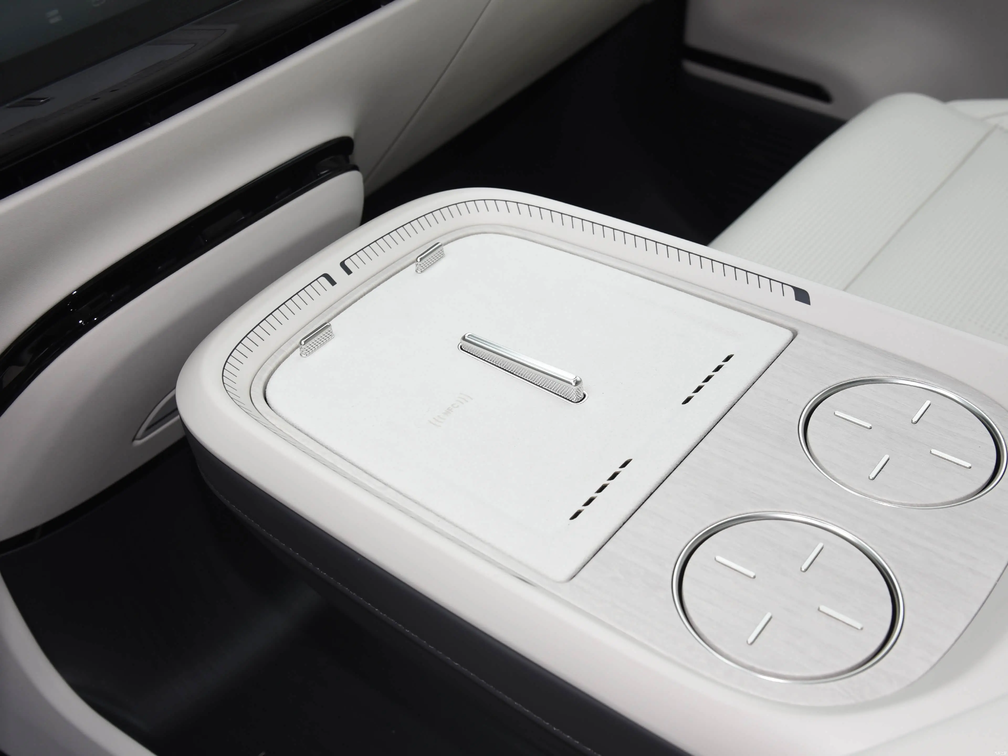XPeng GX interior detail 3